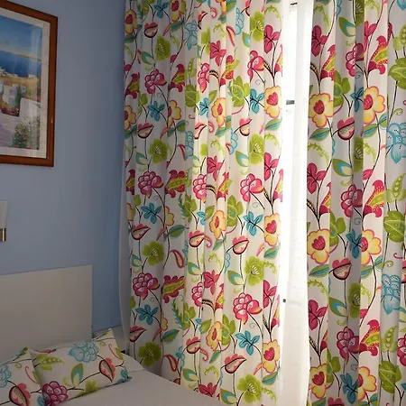 בית הארחה Pensao Flor Da Baixa